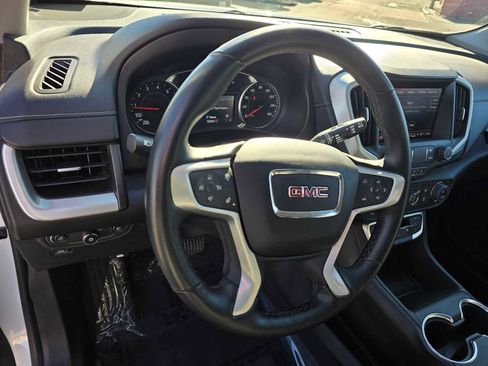 Used 2024 GMC Terrain SLT image 25