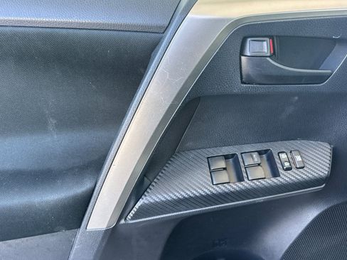 Used 2013 Toyota RAV4 XLE AWD/4WD image 12