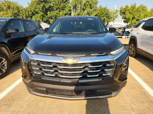 Used 2026 Chevrolet Equinox LT FWD image 2