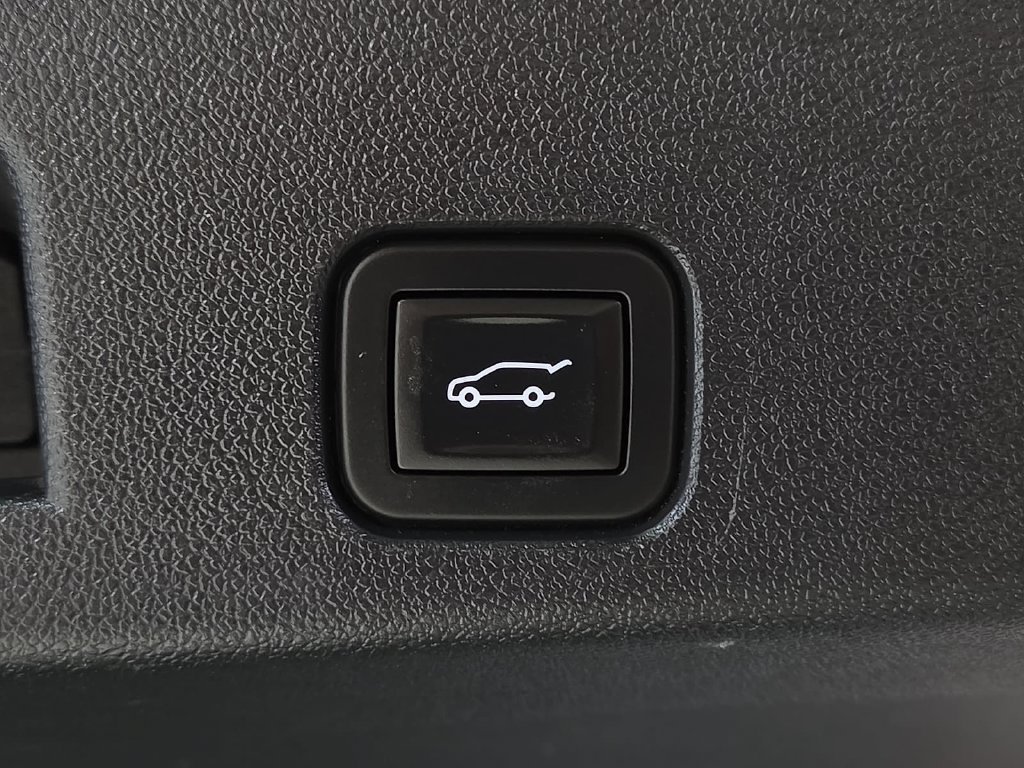 Used 2025 Chevrolet Traverse LT w/ Enhanced Driving Package FWD image 13