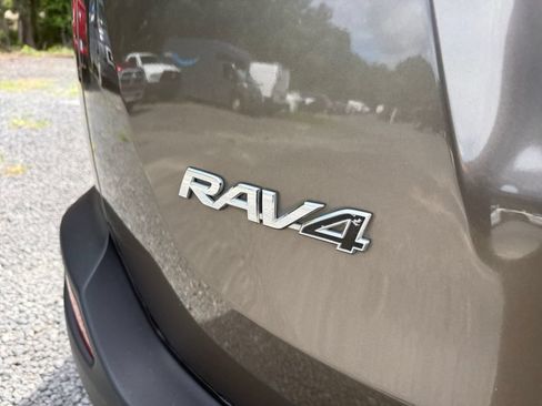 Used 2014 Toyota RAV4 XLE FWD image 17