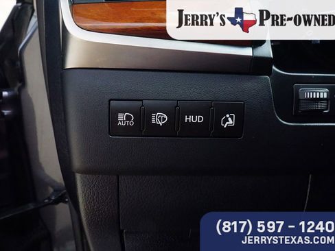 Used 2020 Lexus LX 570 4WD w/ 3rd Row & Luxury Pkg image 18