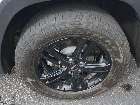 Used 2024 GMC Terrain AT4 image 12