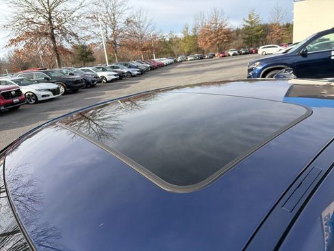 Used 2017 BMW 330i xDrive Sedan w/ Premium Package image 27