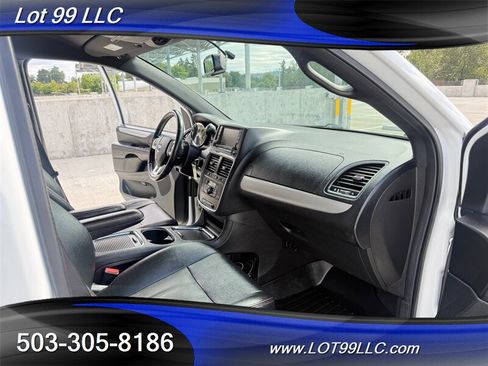 Used 2017 Dodge Grand Caravan GT FWD image 41