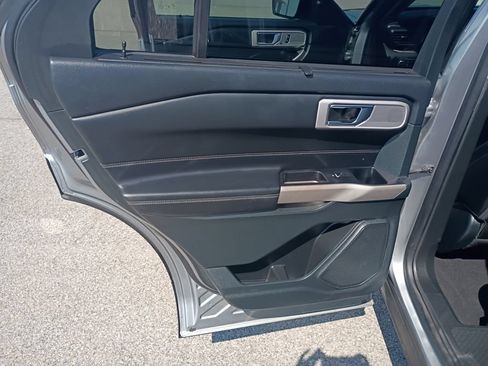 Used 2024 Ford Explorer Limited AWD/4WD image 35