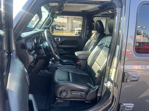 Used 2022 Jeep Wrangler Unlimited Sahara AWD/4WD image 27