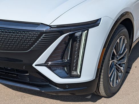 New 2026 Cadillac Lyriq Sport AWD/4WD image 14