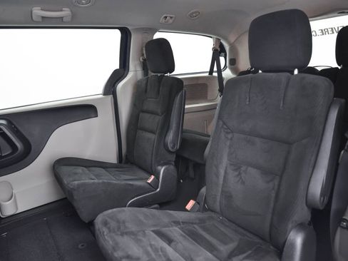 Used 2015 Dodge Grand Caravan SXT image 14