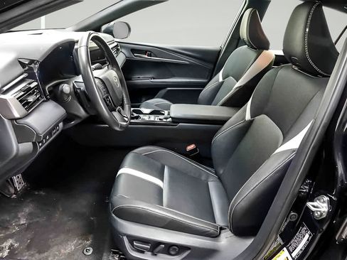 Used 2025 Toyota Camry SE FWD image 8