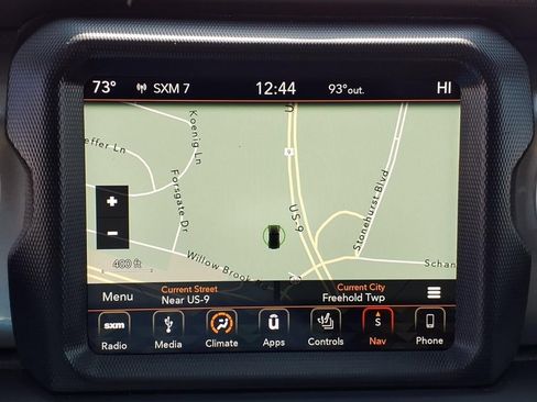 Used 2018 Jeep Wrangler Unlimited Sahara AWD/4WD image 6