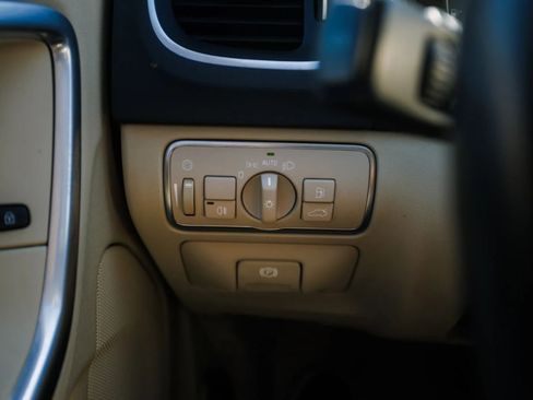 Used 2016 Volvo S60 T5 Premier w/ Convenience Package image 29