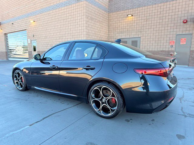 Used 2023 Alfa Romeo Giulia Veloce RWD image 9