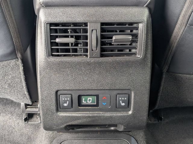 Used 2024 Mitsubishi Outlander SEL AWD/4WD image 18