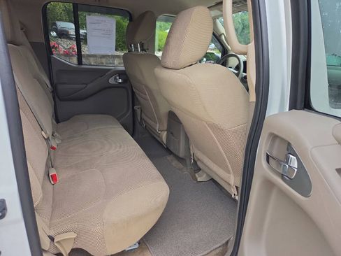 Used 2015 Nissan Frontier SV AWD/4WD image 20