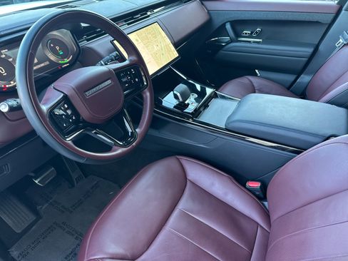 Used 2024 Land Rover Range Rover Sport Autobiography image 4