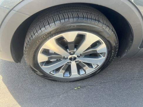 Used 2022 Kia Telluride EX w/ EX Premium Package image 6