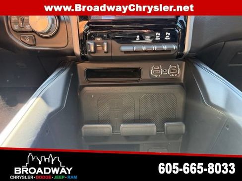 Used 2024 RAM 1500 Laramie AWD/4WD image 18