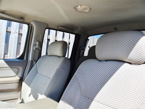 Used 2001 Nissan Frontier SE image 22