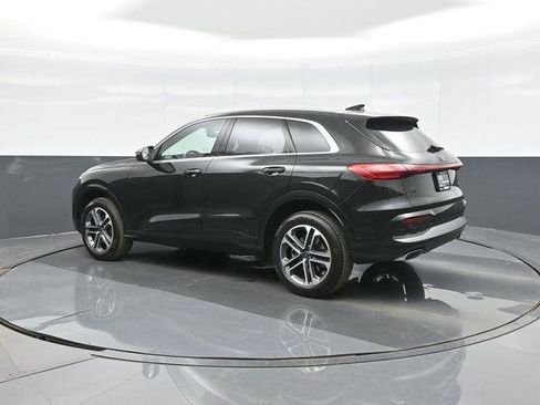 Certified 2025 Audi Q5 Premium w/ Convenience Package image 5