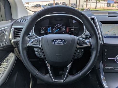 Used 2020 Ford Edge Titanium FWD image 15