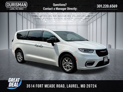 Used 2024 Chrysler Pacifica Touring-L