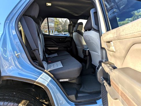 Used 2025 Toyota 4Runner TRD Off-Road image 35