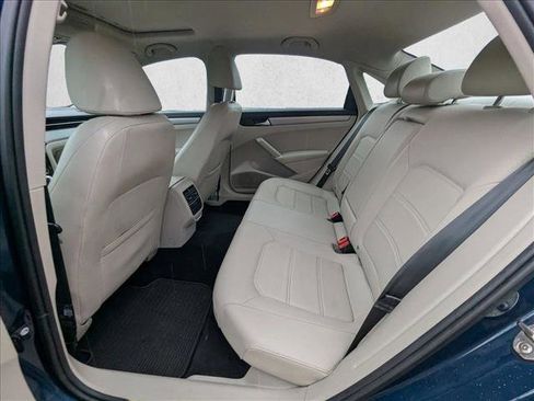 Used 2021 Volkswagen Passat 2.0T SE w/ Luggage Net & Mats Package image 19