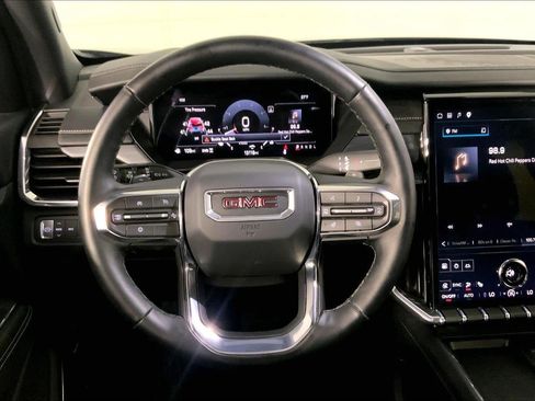 Used 2025 GMC Acadia Elevation AWD/4WD image 5