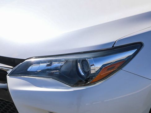 Used 2016 Toyota Camry SE FWD image 8