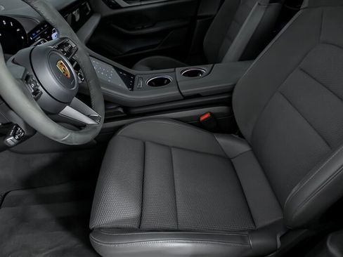 Used 2020 Porsche Taycan Turbo S AWD/4WD image 17