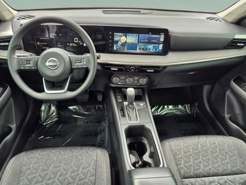 Certified 2025 Nissan Kicks SV FWD image 12