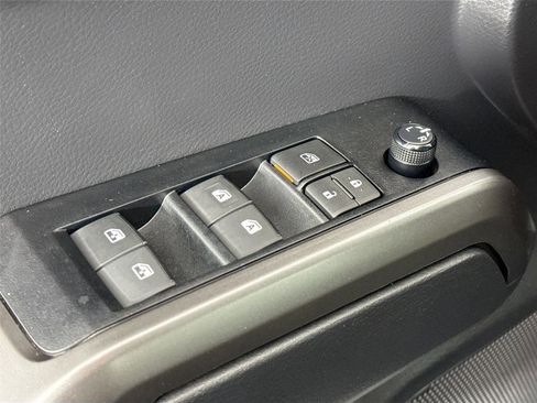 Certified 2023 Toyota Tacoma SR5 AWD/4WD image 27