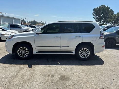 Used 2016 Lexus GX 460 w/ Premium Package AWD/4WD image 4