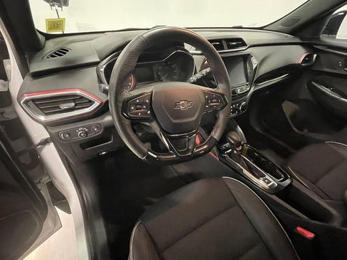 Used 2023 Chevrolet TrailBlazer RS w/ Sun and Liftgate Package FWD image 21