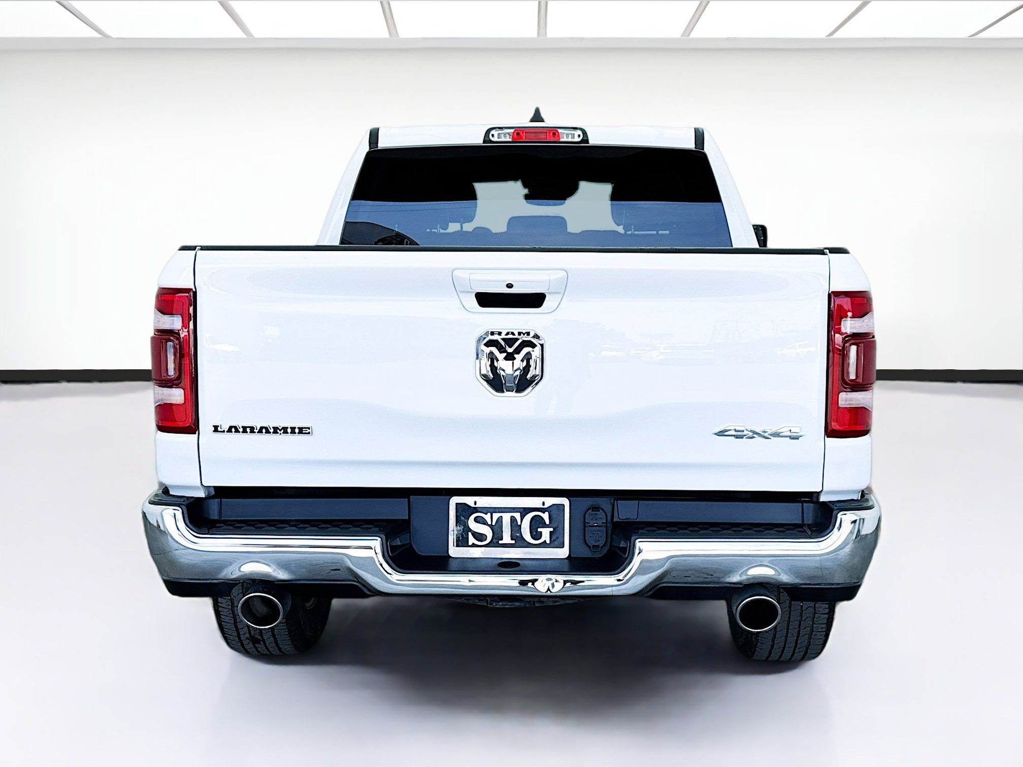 Used 2024 RAM 1500 Laramie AWD/4WD image 5