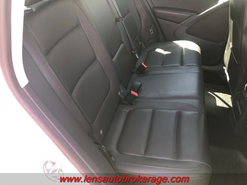 Used 2016 Volkswagen Tiguan S image 19