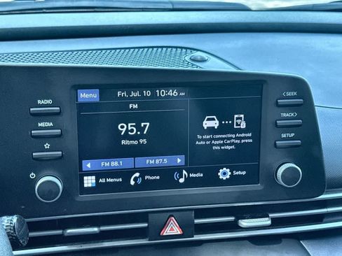 Used 2024 Hyundai Elantra SE FWD image 18
