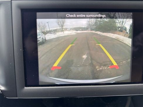 Used 2020 Chrysler Pacifica Touring-L image 24