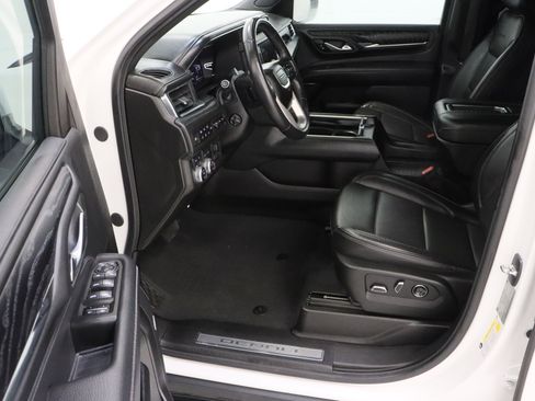 Used 2023 GMC Yukon Denali w/ Advanced Technology Package AWD/4WD image 15