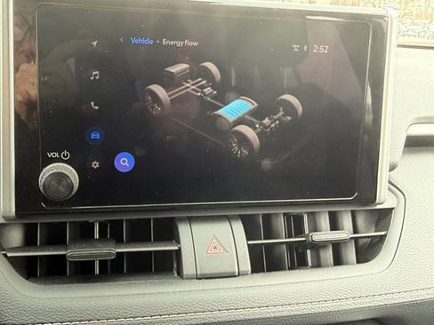 Used 2025 Toyota RAV4 LE image 33