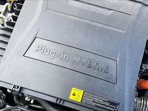 Used 2020 Kia Niro LXS image 29