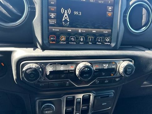 Used 2022 Jeep Wrangler Unlimited Sahara w/ Cold Weather Group AWD/4WD image 29