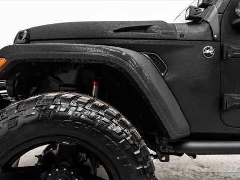 Used 2025 Jeep Gladiator Sport image 15