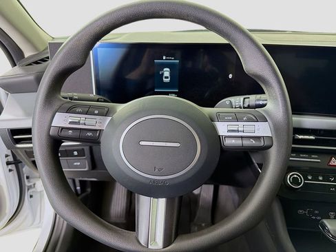 Used 2025 Hyundai Sonata SE image 14