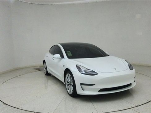 Used 2019 Tesla Model 3 Standard Range Plus image 57