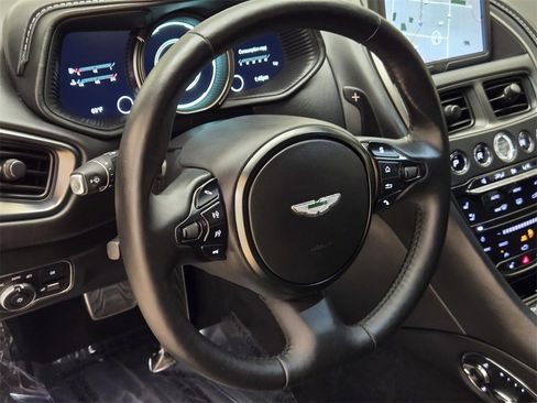 Used 2020 Aston Martin DB11 Coupe image 31