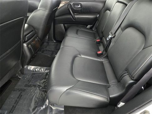 Used 2017 INFINITI QX80 2WD w/ Driver Assistance Package image 5