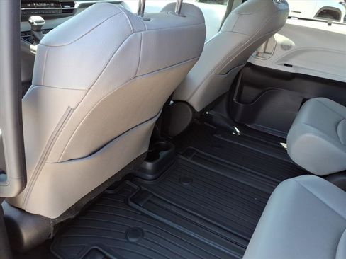 Used 2025 Toyota Sienna XLE w/ XLE Plus Package AWD/4WD image 16