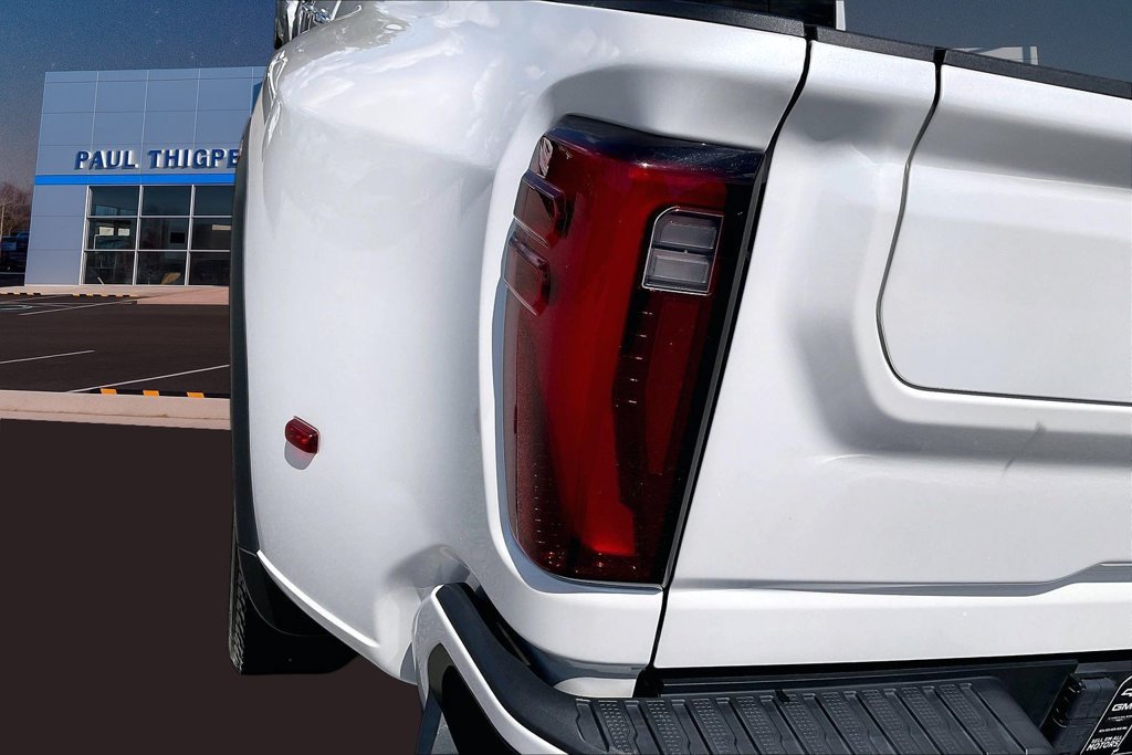 Used 2024 GMC Sierra 3500 Denali w/ Denali Reserve Package AWD/4WD image 27